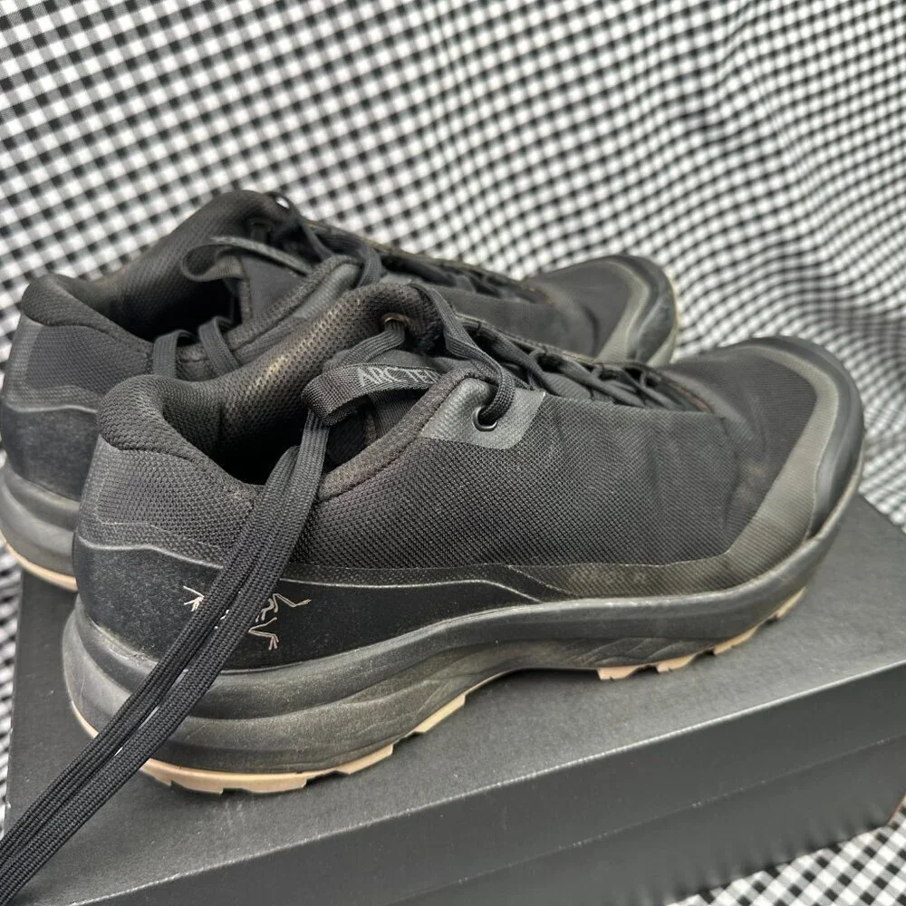 Arc'teryx Aerios Black Women's Hiking Trail Gorpcore Running Sneaker Shoe Sz 9